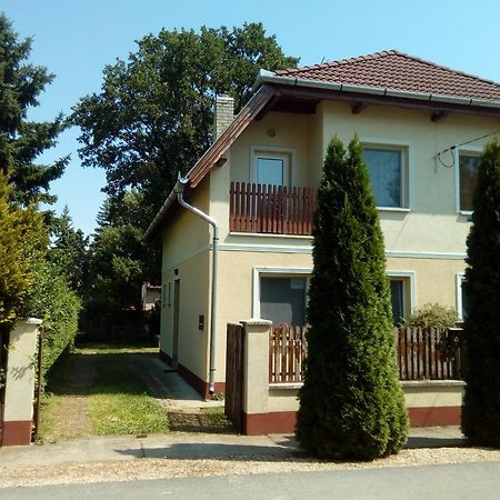 Eva Vendeghaz Guesthouse Hajduszoboszlo Exterior photo
